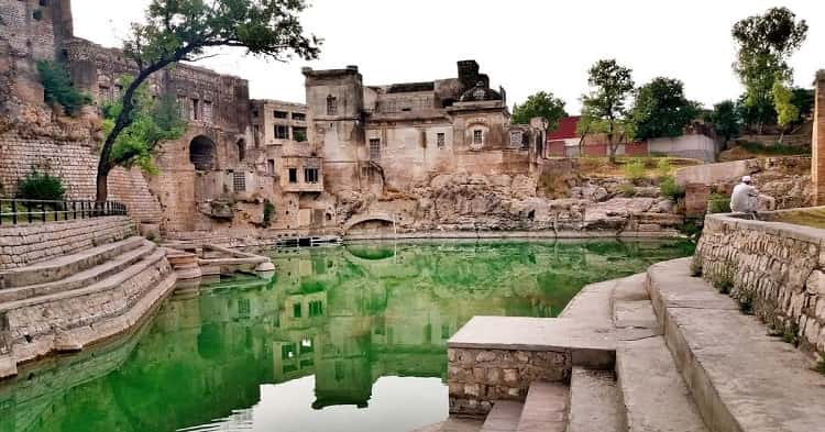 Katas Raj Temple 1 min